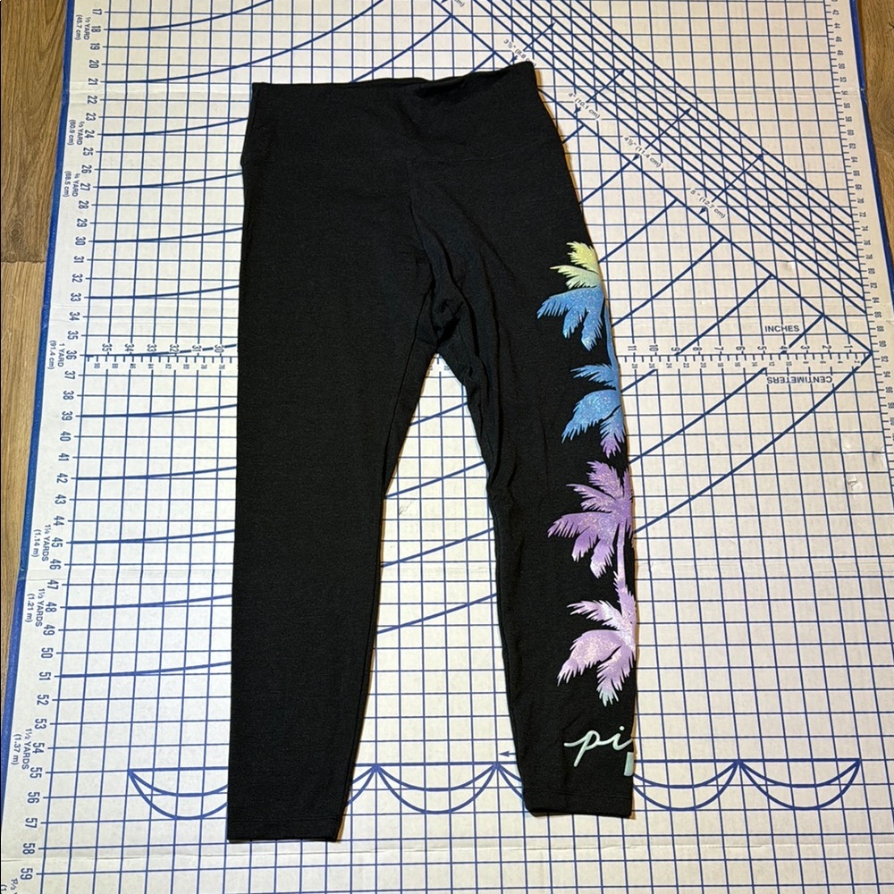 Victoria’s Secret “Pink” High Waist Full length Legging. Women’s size Large. NWT
